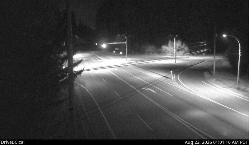 Traffic Cam Squamish › South: Hwy 99 at - Valley Rd, about 10 km north of - looking south
