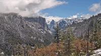 Yosemite Lodge: El Capitan - Day time