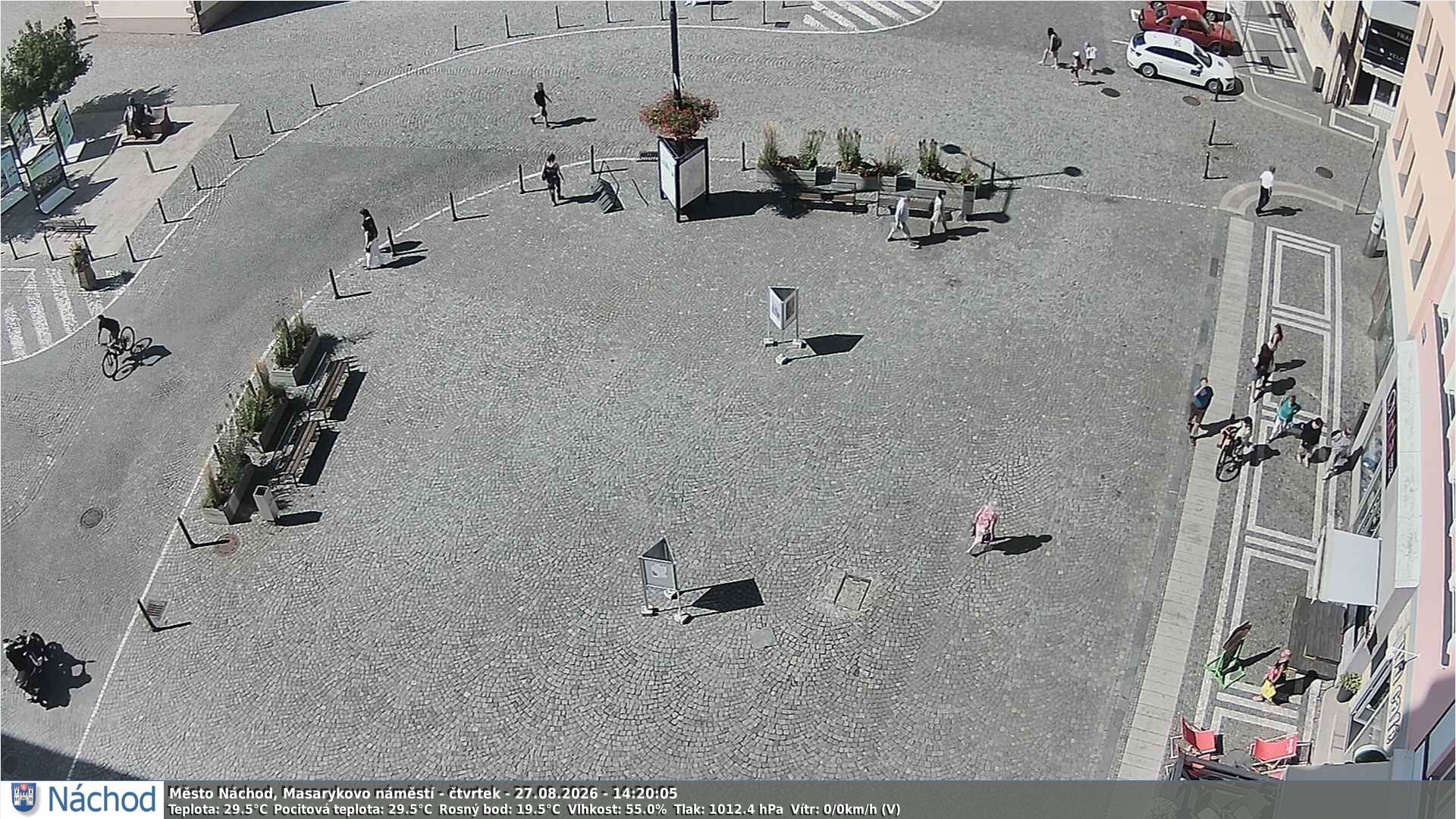 Traffic Cam Nachod: Masarykovo náměstí - Náchod Castle