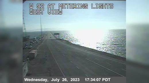 Traffic Cam Hayward › West: TVE15 -- SR-92 : San Mateo Bridge Metering Lights