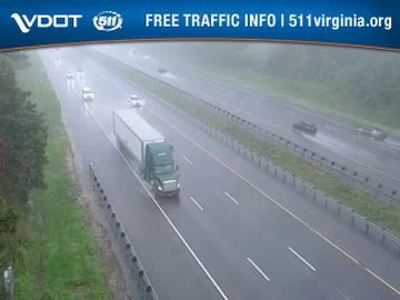 Traffic Cam Oaktree: I-64 - MM 237.37 - EB - 1.0 Mi before Camp Peary