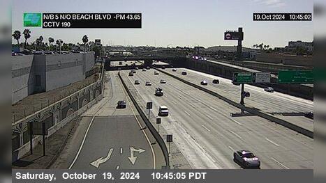 Traffic Cam Buena Park › North: I-5 : North of Beach Boulevard