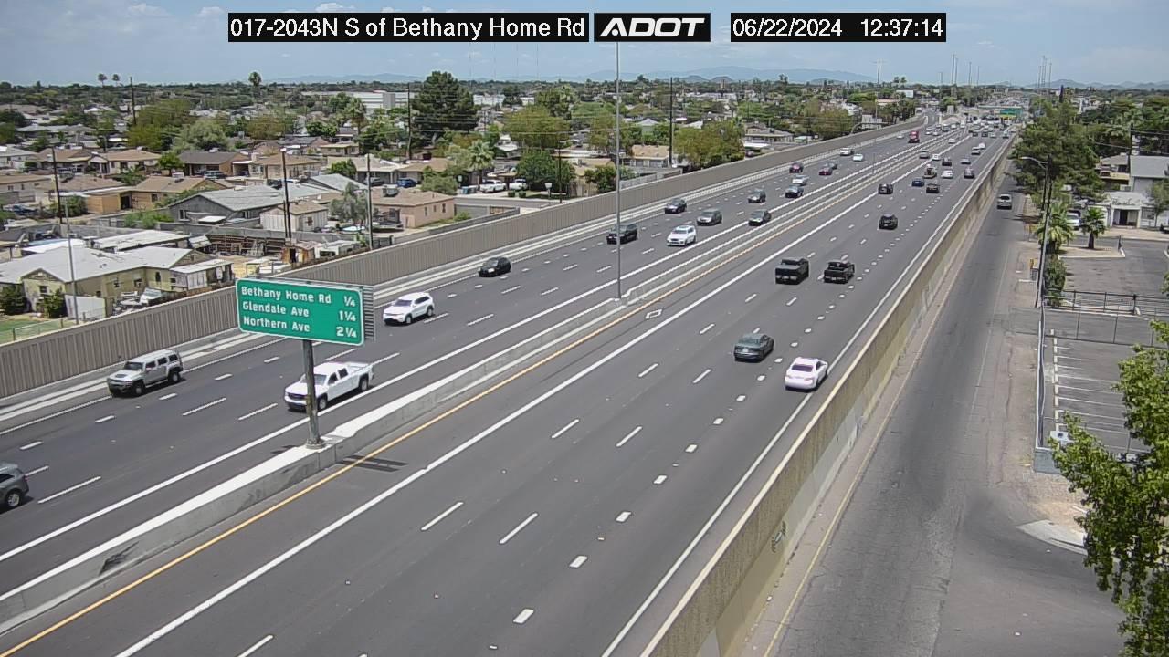 Traffic Cam Alhambra › North: I-17 NB 204.36 @S of Bethany Home