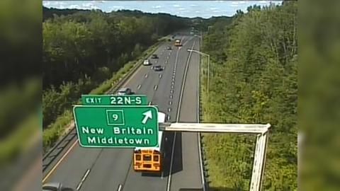 Traffic Cam Cromwell: CAM 112 - I-91 NB Exit 22 N&S - Evergreen Rd