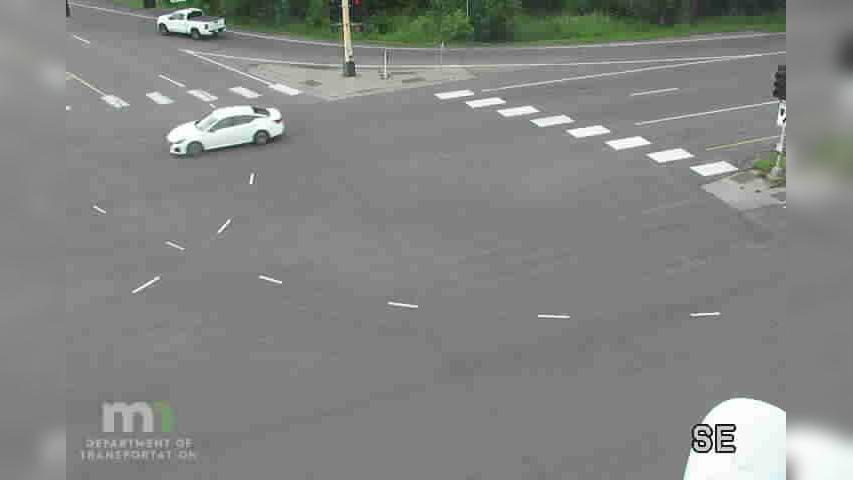 Traffic Cam Maplewood: T.H.61 SB @ Beam Ave