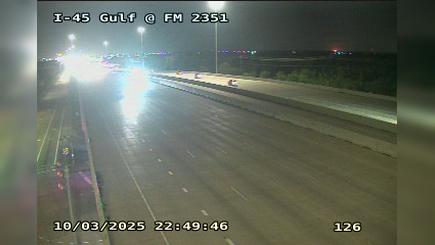 Traffic Cam Houston › South: I-45 Gulf @ FM 2351