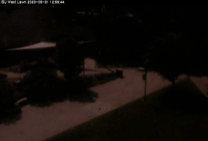 Traffic Cam Ames: State University - West Lawn