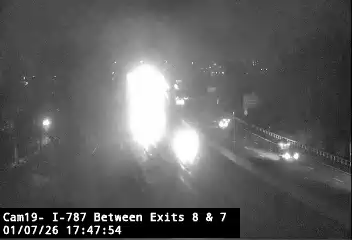 Traffic Cam City of Watervliet › South: I-787 SB Between Exits 8 & 7 (Watervliet Arsenal)