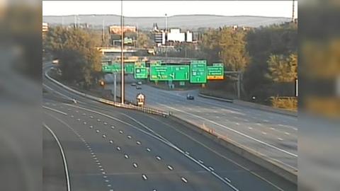 Traffic Cam East Hartford: CAM - I-84 EB W/O Exit 57 - Rt. 5 (Main St)