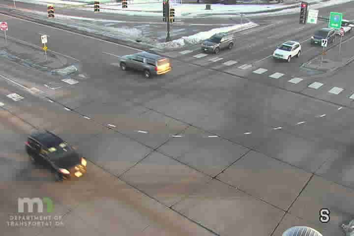 Traffic Cam Chanhassen: T.H.5 WB @ Dell Rd