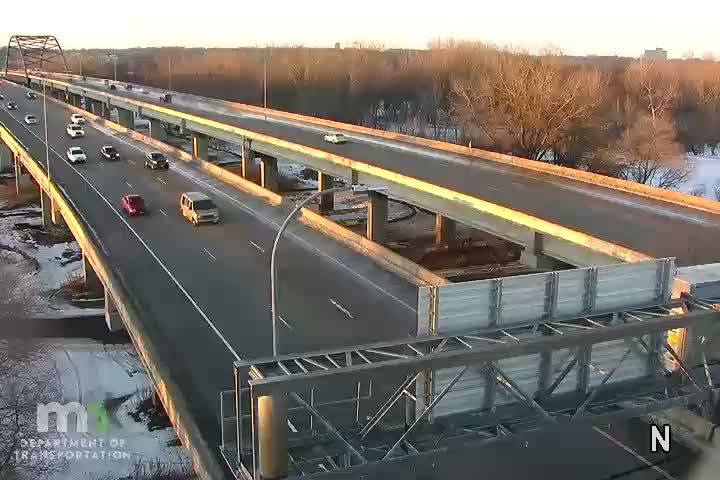 Traffic Cam Eagan: T.H.77 SB - River