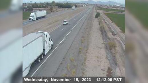 Traffic Cam Blythe › East: I-10 : (559) East of SR-78