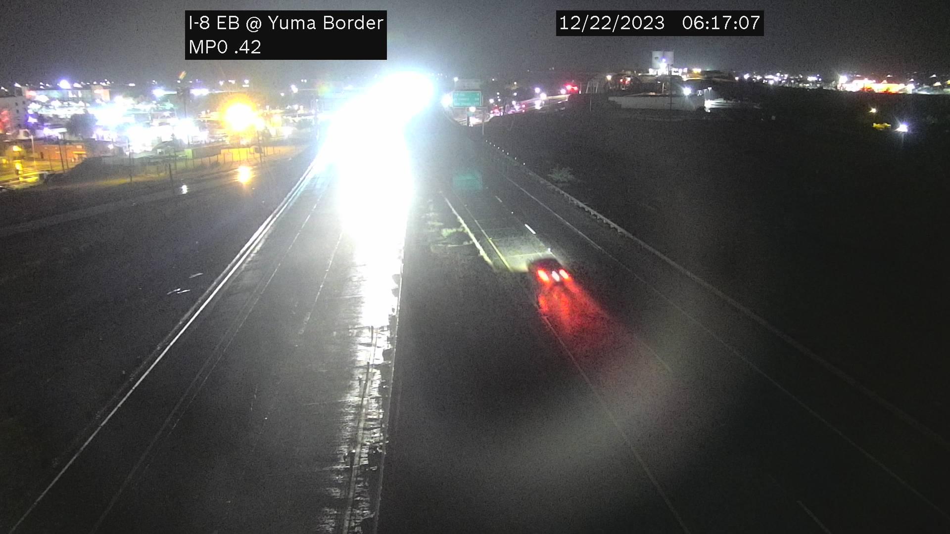 Traffic Cam Winterhaven › East: I-8 EB 0.42 @Yuma border