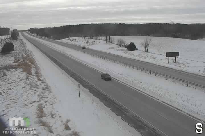 Traffic Cam Comus: I-35: I-35 NB (MP 62.0)