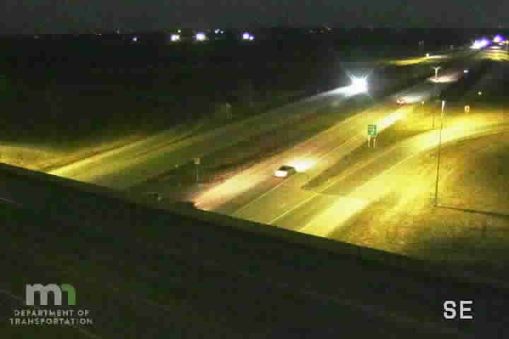 Traffic Cam Coates: US 52: T.H.52 SB @ Co Rd 46 (MP 113.4)
