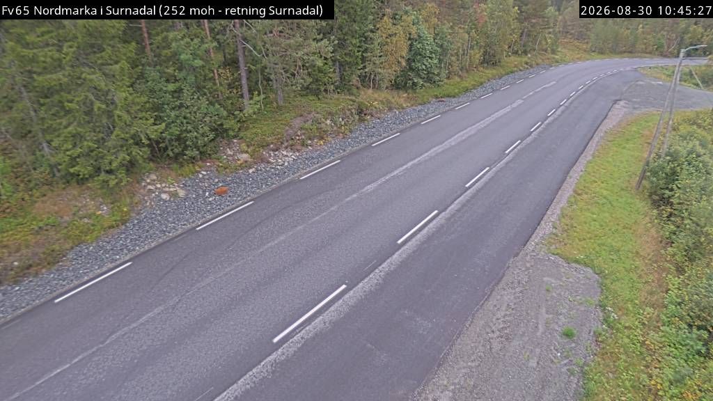 Traffic Cam Glaerem: F65 Nordmarka i Surnadal (skifter)