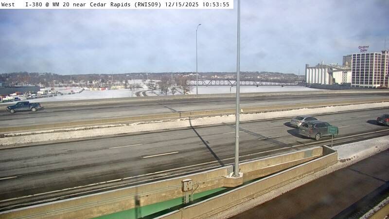 Traffic Cam Cedar Rapids: R9: I-380 NB on Ramp
