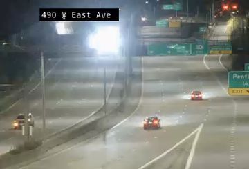 Traffic Cam Cobbs Hill: I-490 at East Avenue