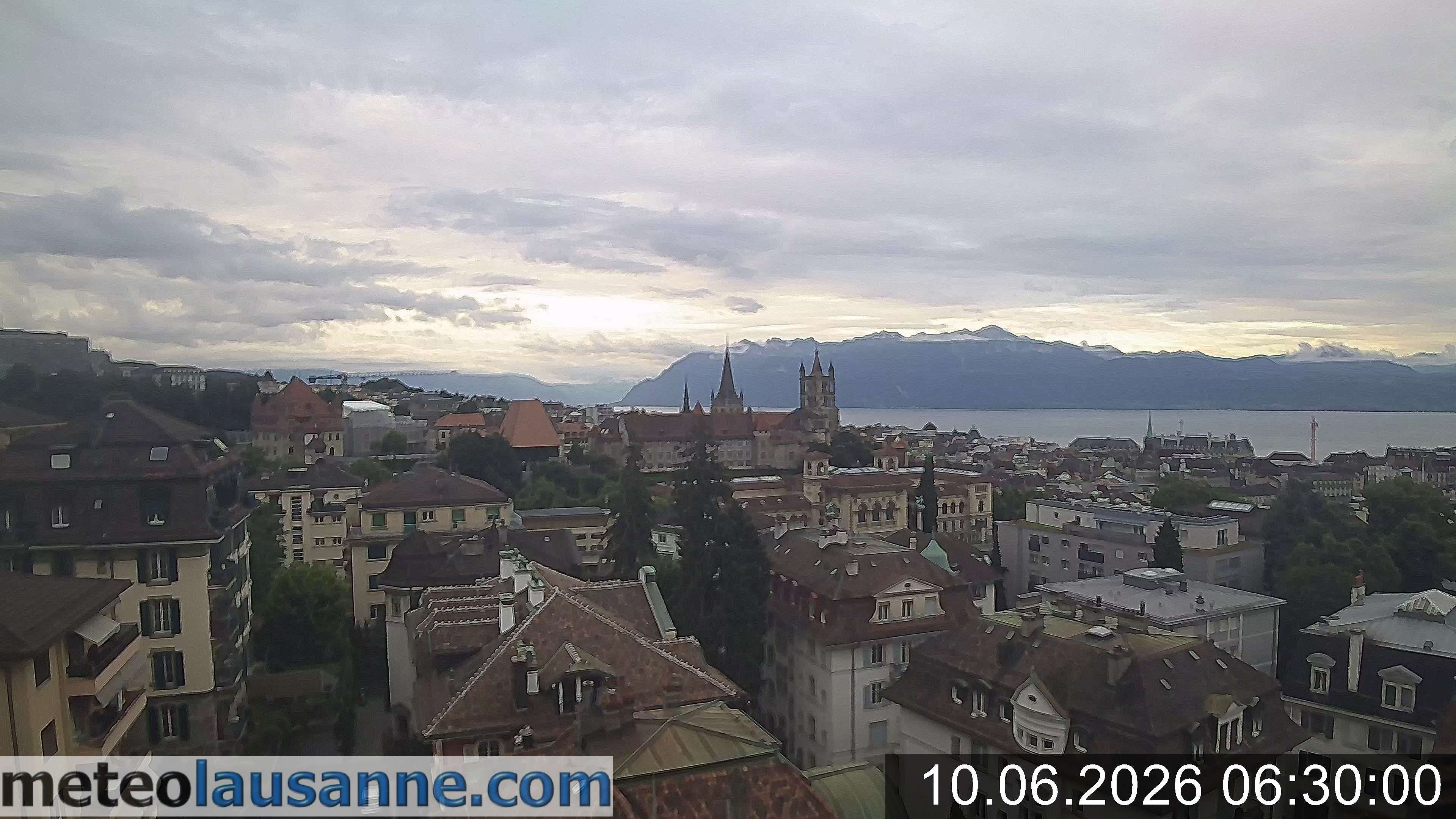 Lausanne › Südosten: Lausanne Cathedral - Lake Geneva - Les Jumelles