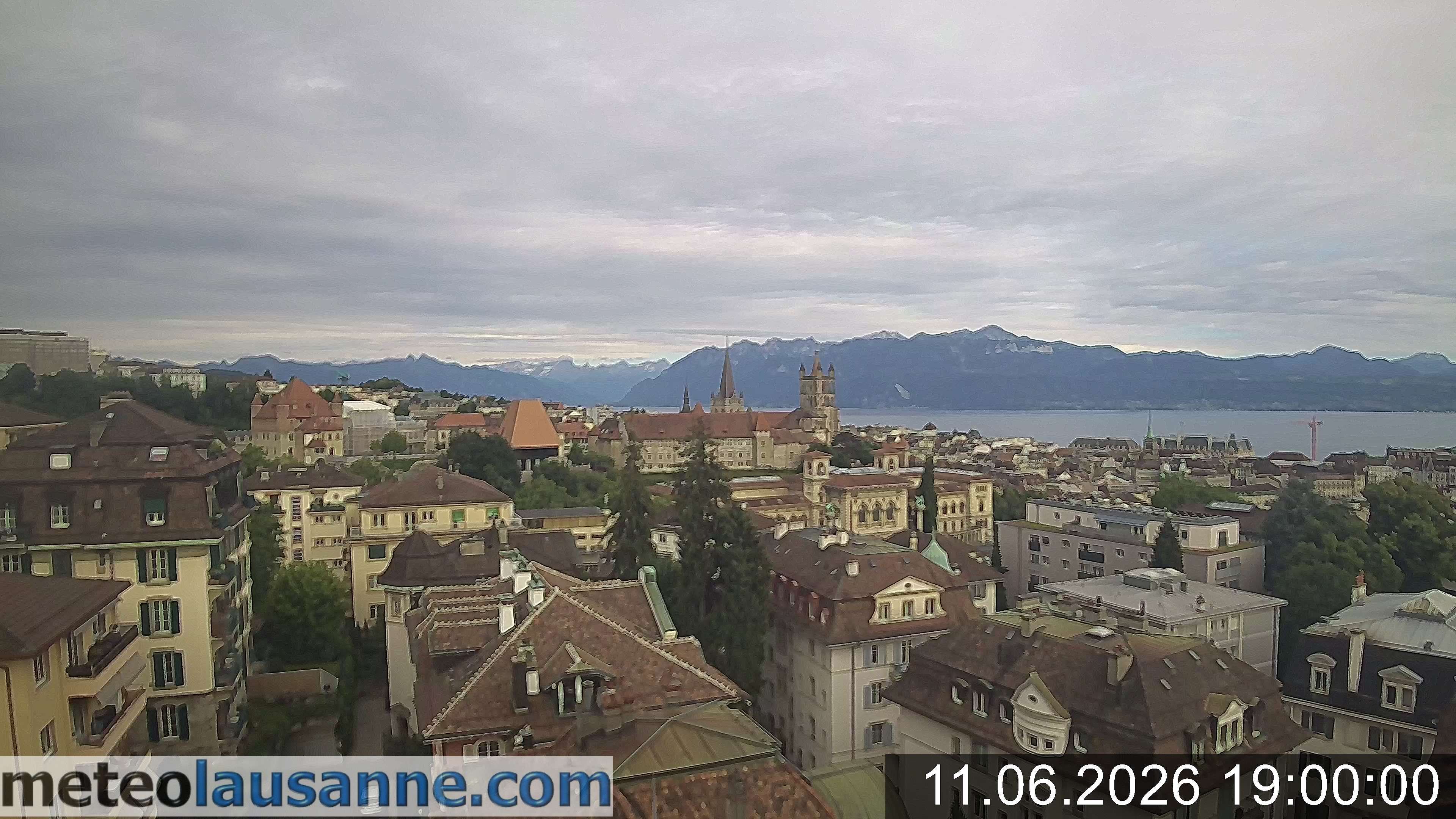 Lausanne › Südosten: Lausanne Cathedral - Lake Geneva - Les Jumelles