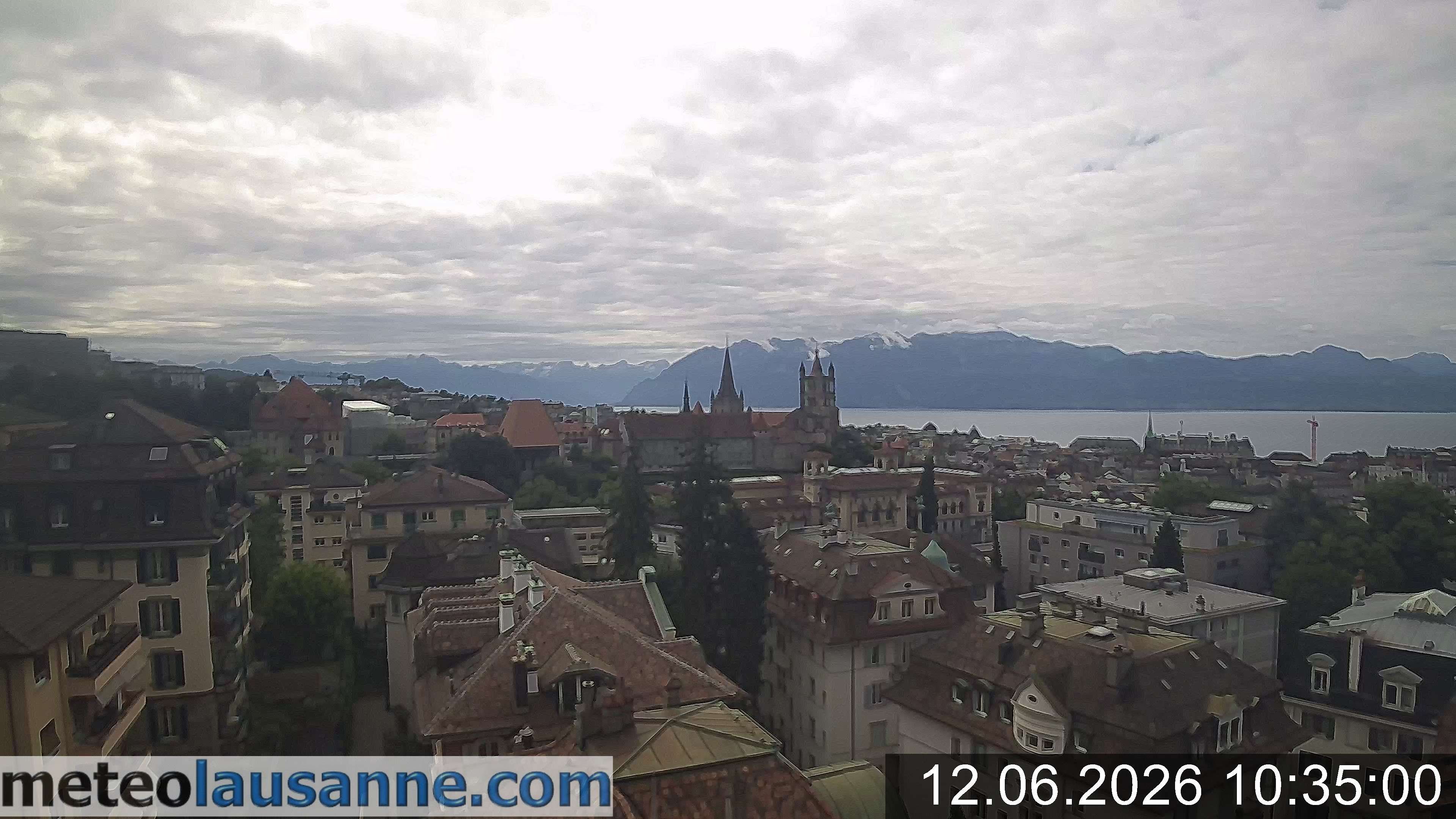 Lausanne › Südosten: Lausanne Cathedral - Lake Geneva - Les Jumelles