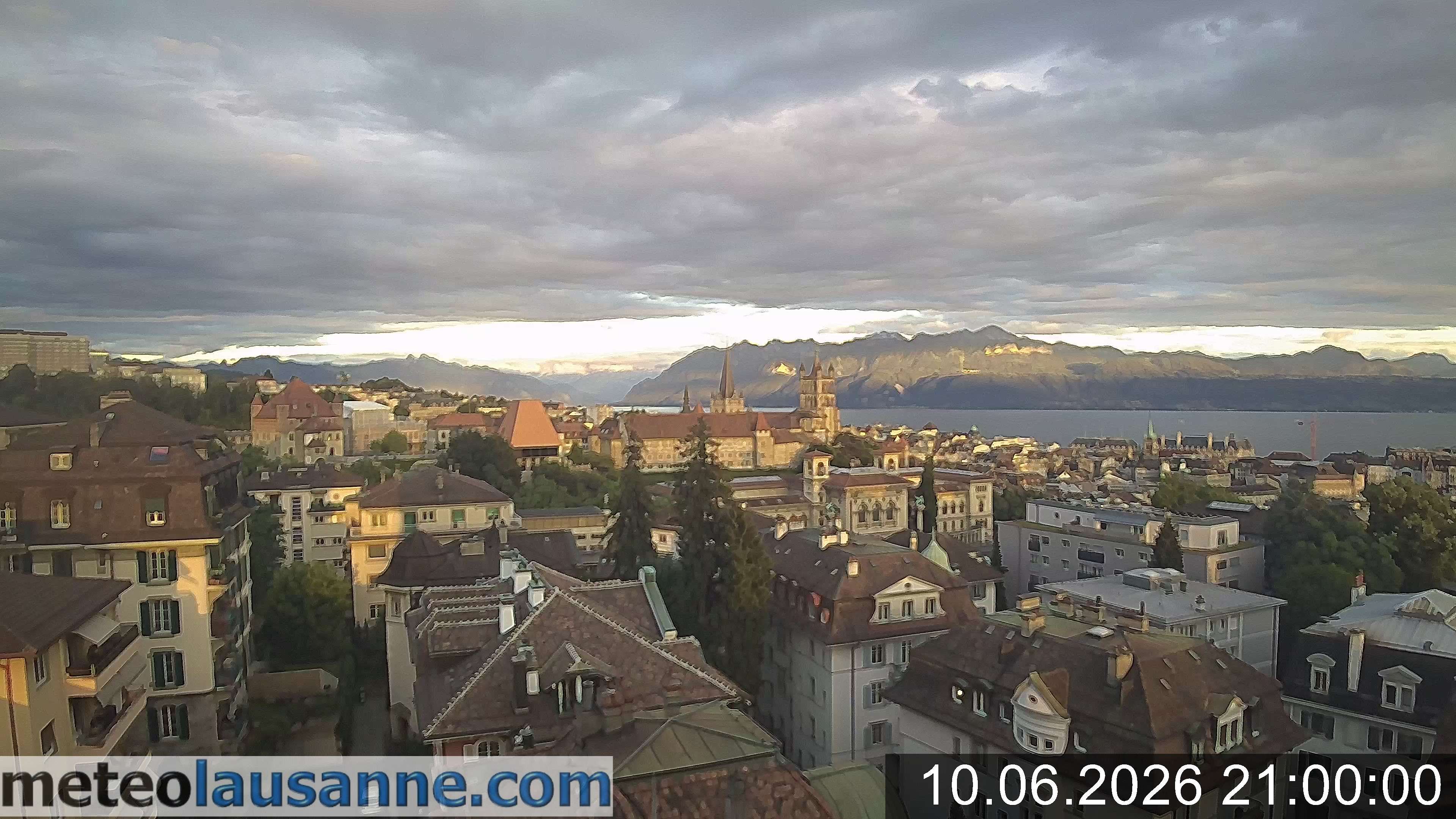 Lausanne › Südosten: Lausanne Cathedral - Lake Geneva - Les Jumelles