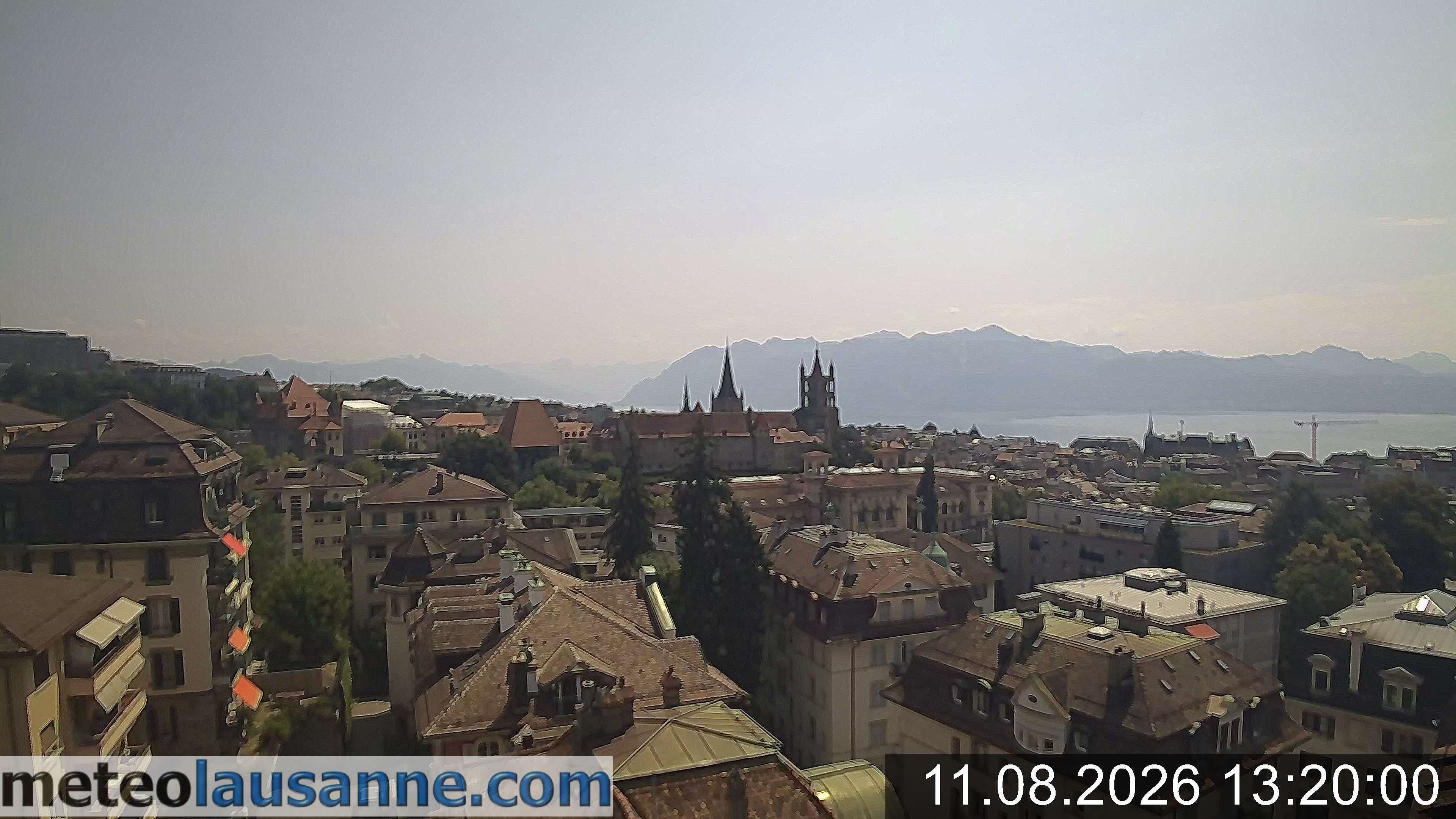 Lausanne › Südosten: Lausanne Cathedral - Lake Geneva - Les Jumelles