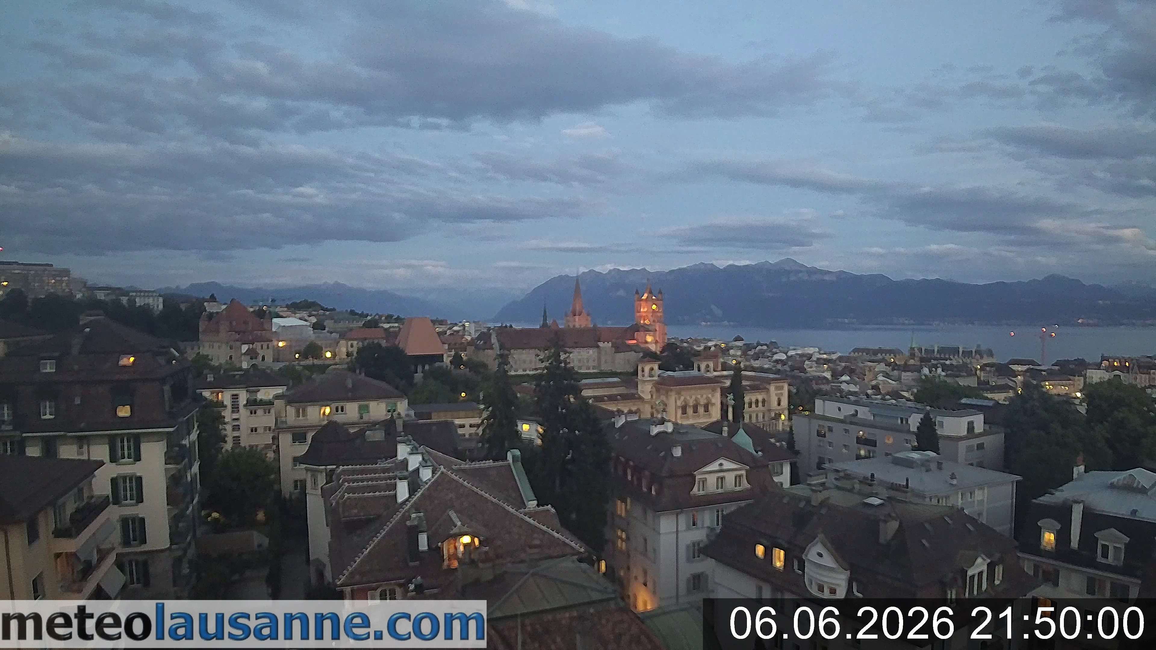 Lausanne › Südosten: Lausanne Cathedral - Lake Geneva - Les Jumelles
