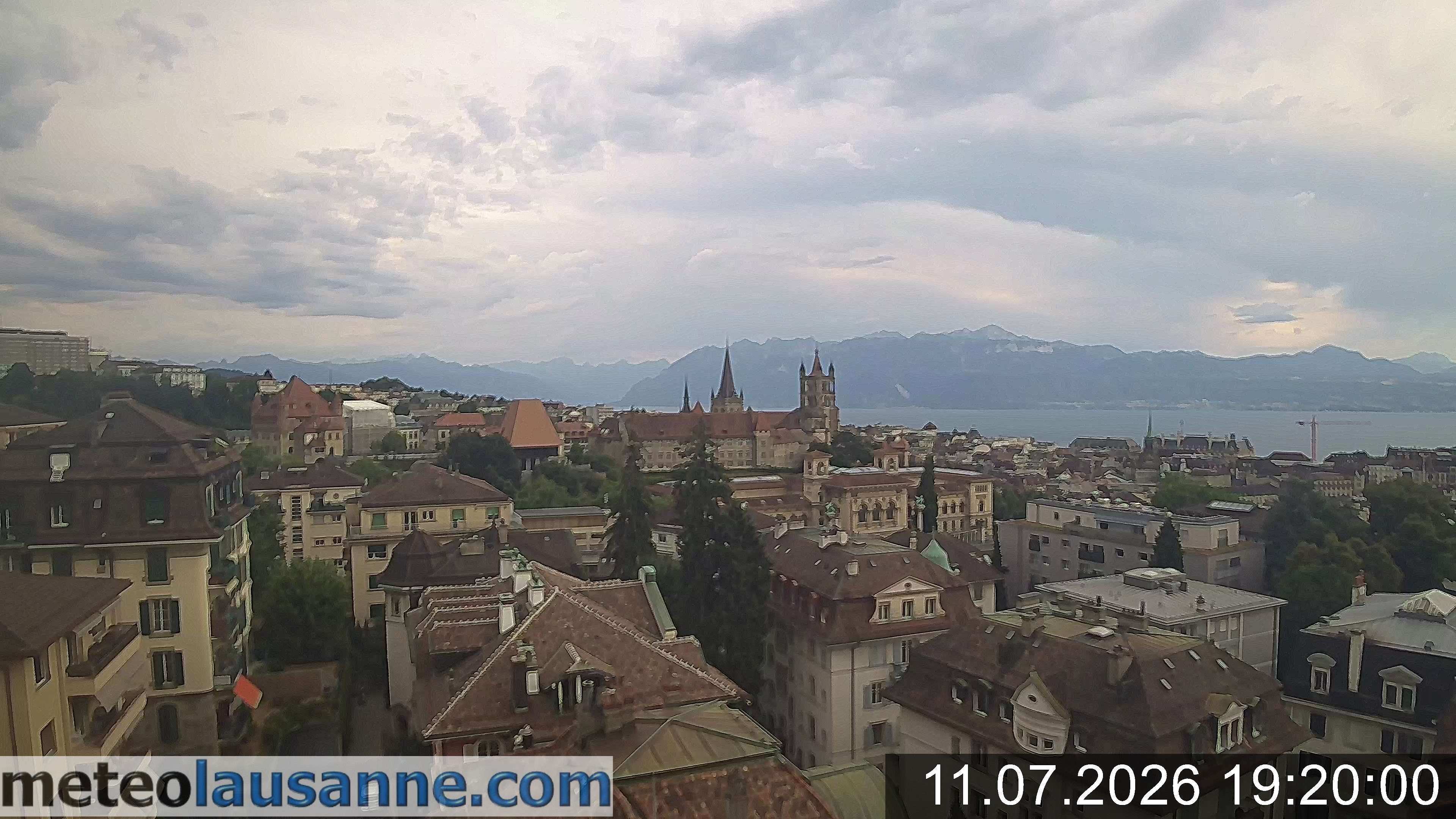 Lausanne › Südosten: Lausanne Cathedral - Lake Geneva - Les Jumelles