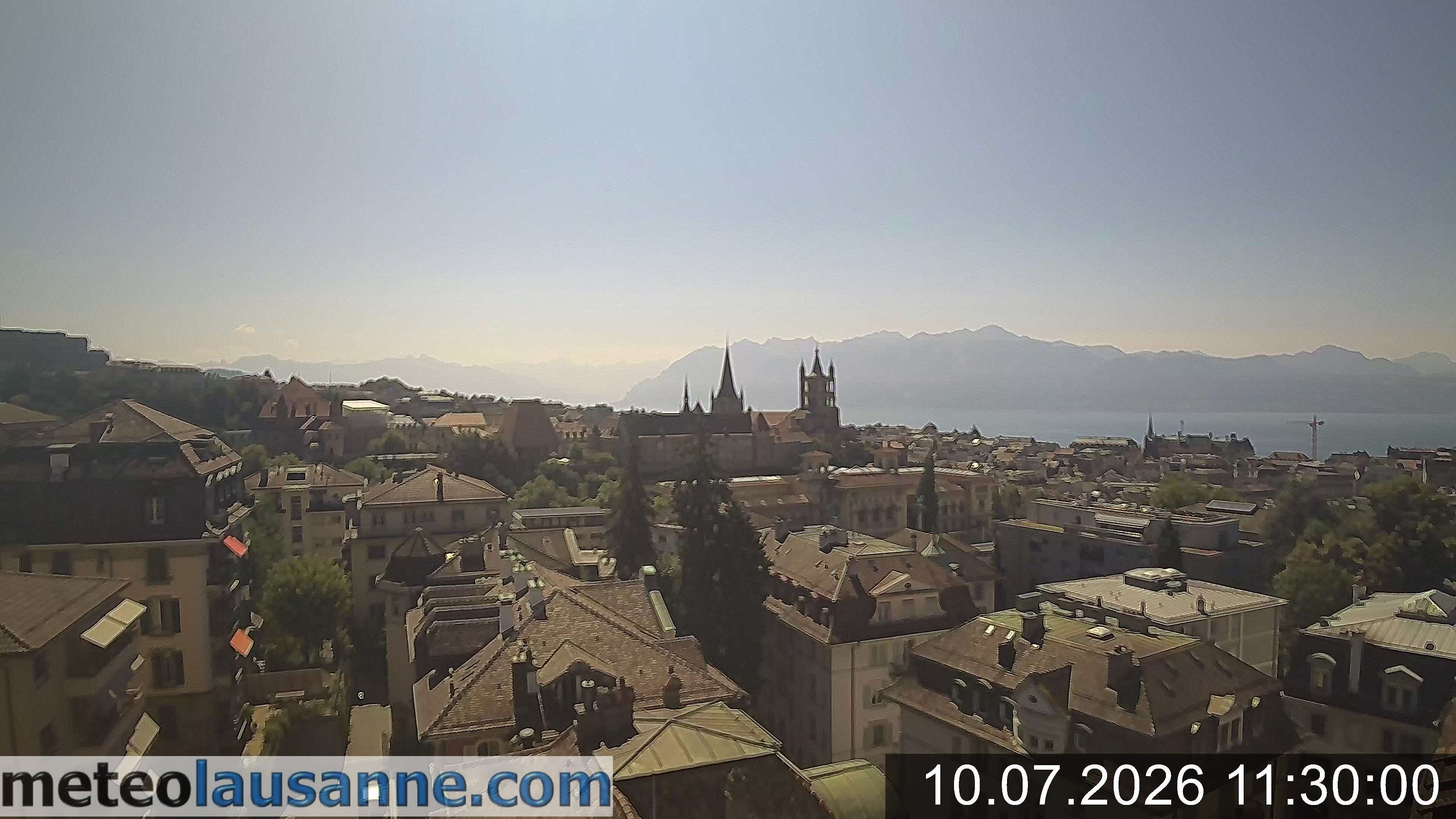 Lausanne › Südosten: Lausanne Cathedral - Lake Geneva - Les Jumelles