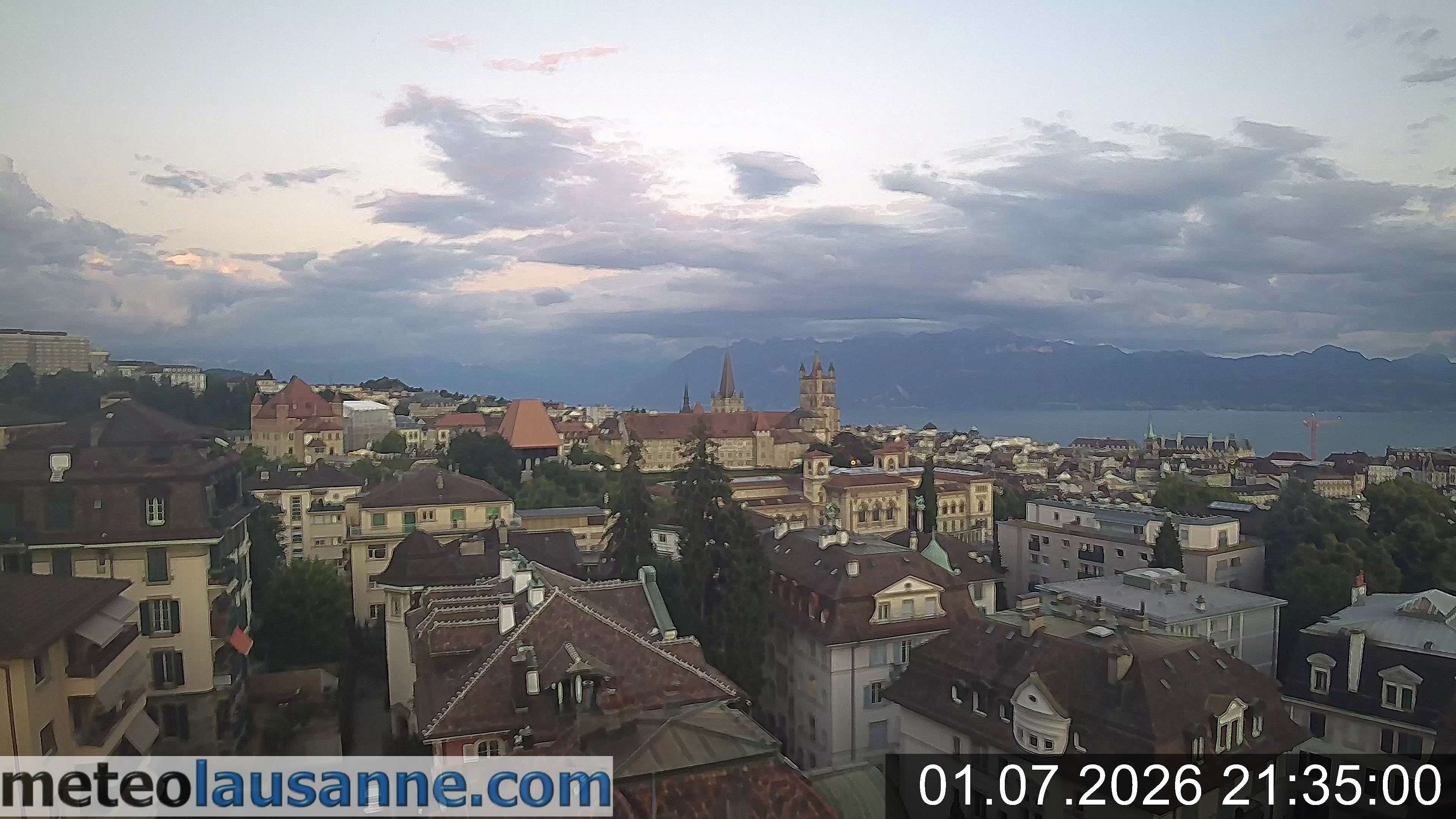 Lausanne › Südosten: Lausanne Cathedral - Lake Geneva - Les Jumelles