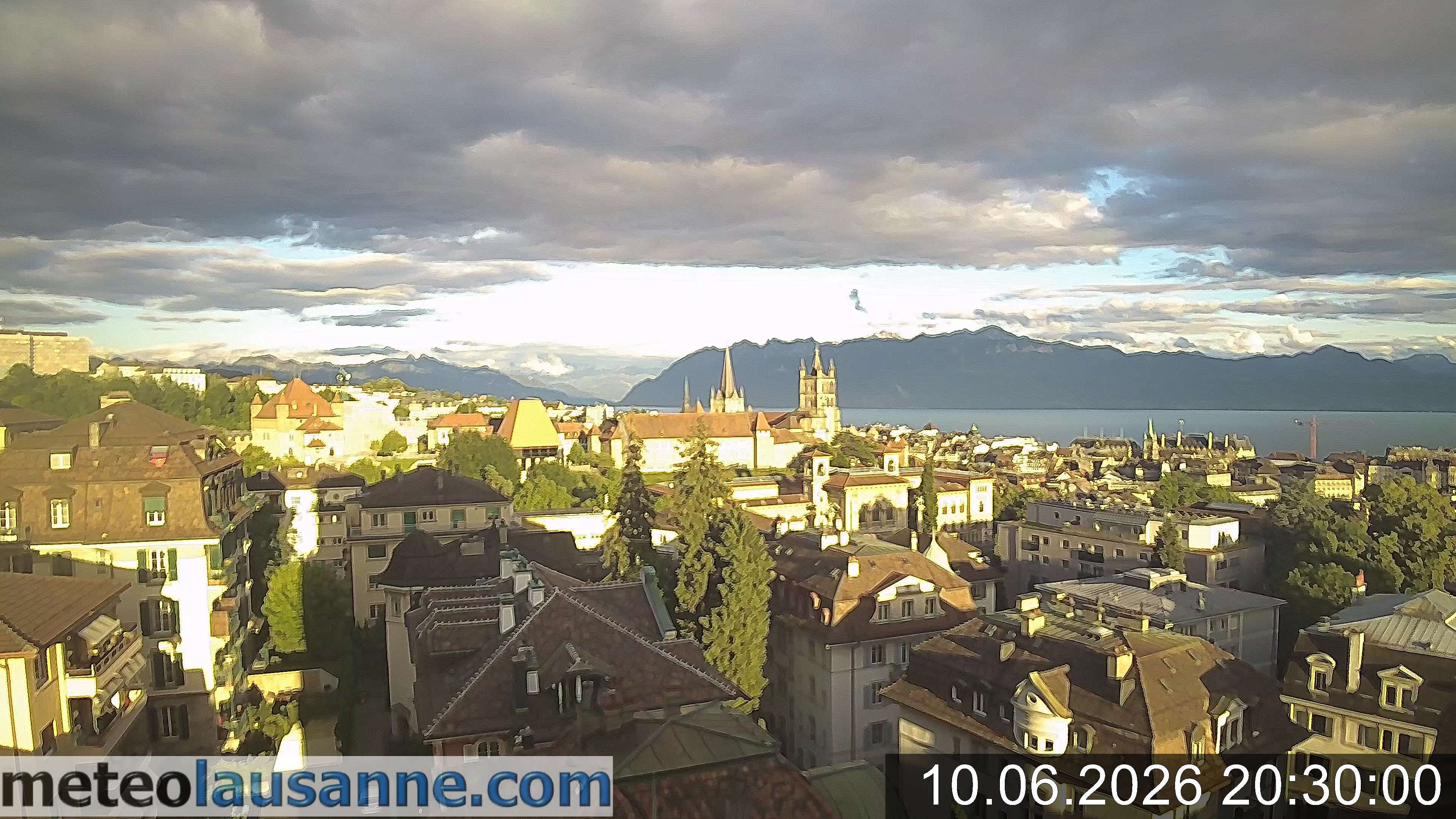 Lausanne › Südosten: Lausanne Cathedral - Lake Geneva - Les Jumelles