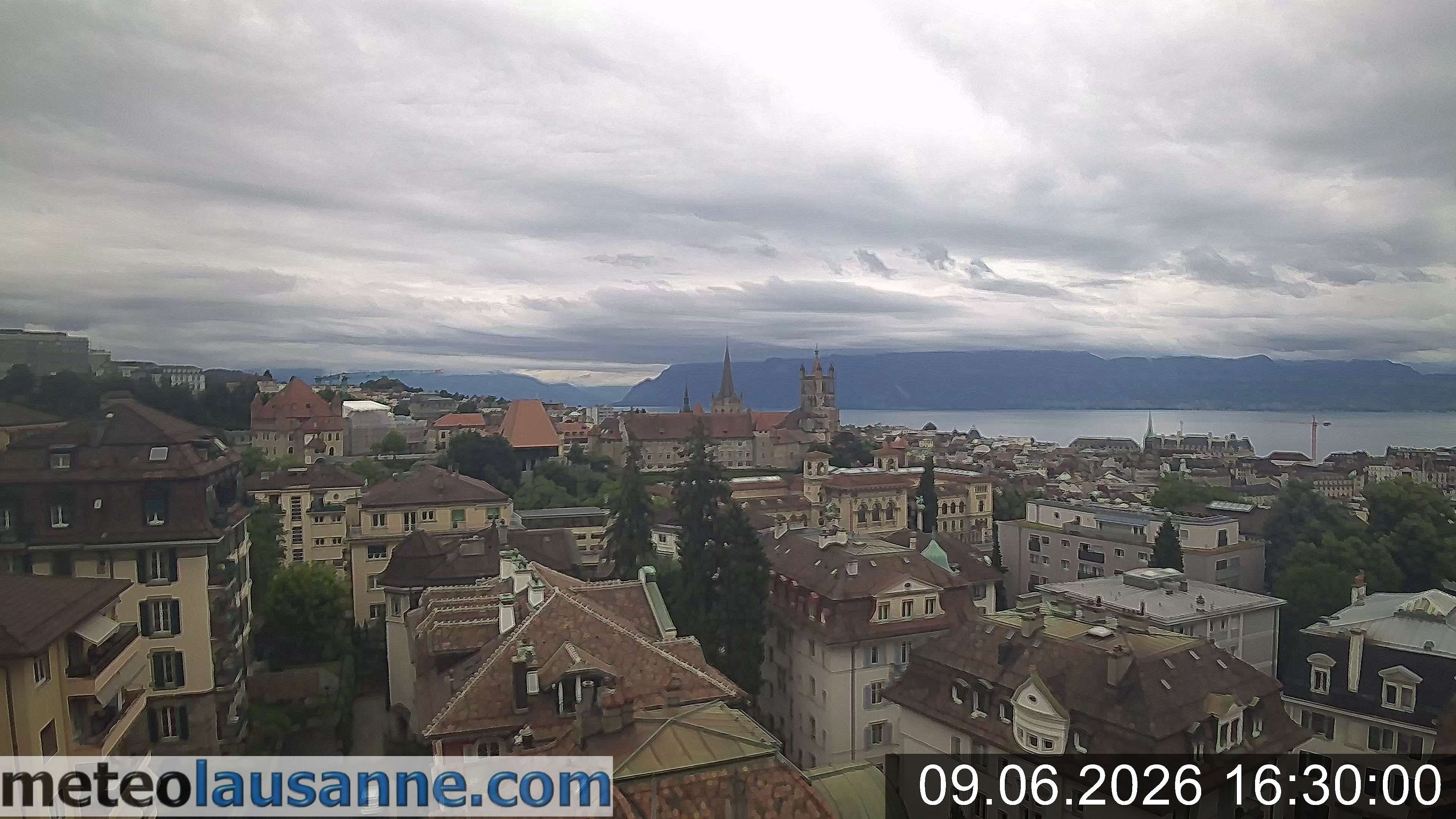 Lausanne › Südosten: Lausanne Cathedral - Lake Geneva - Les Jumelles