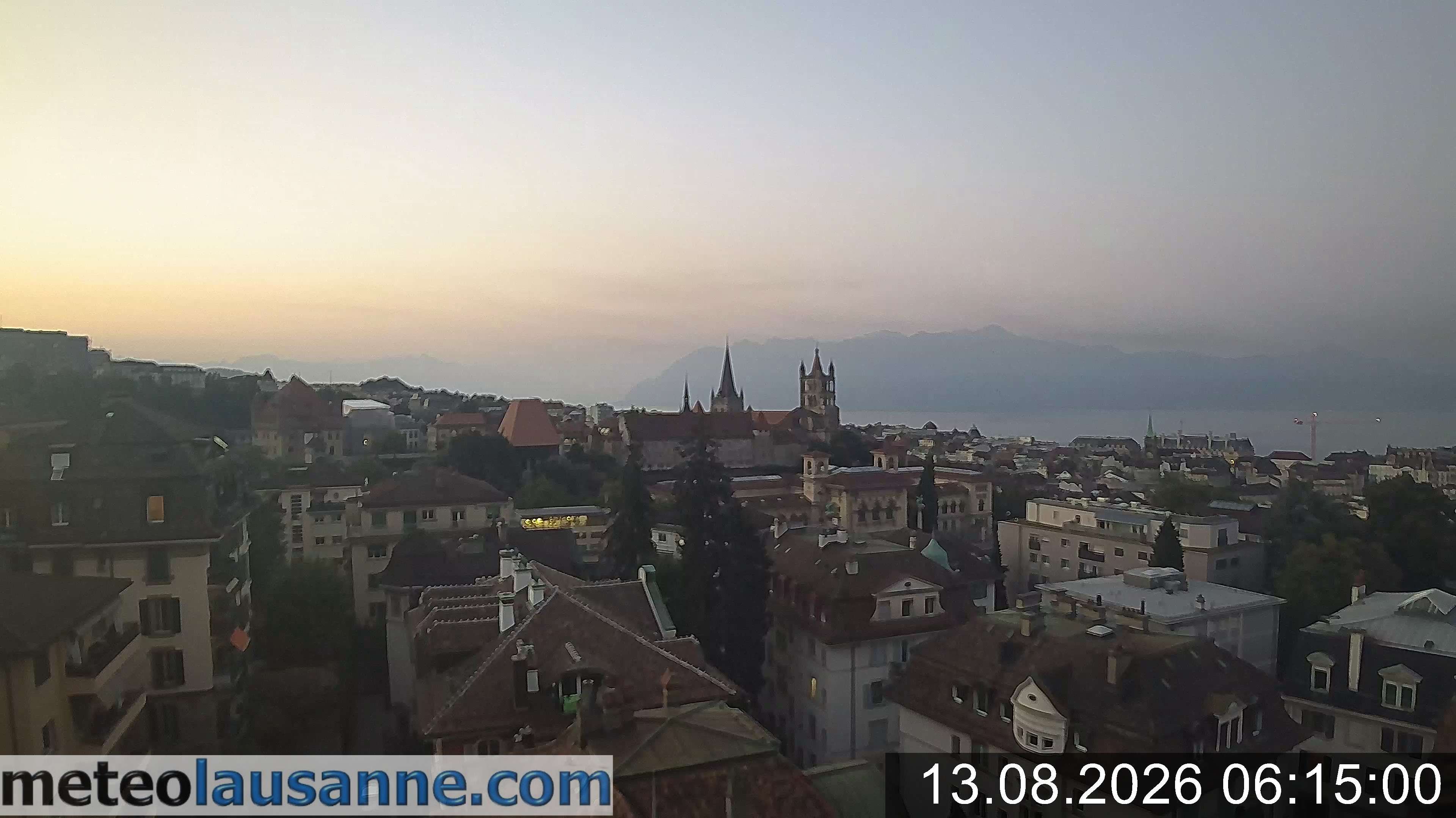Lausanne › Südosten: Lausanne Cathedral - Lake Geneva - Les Jumelles