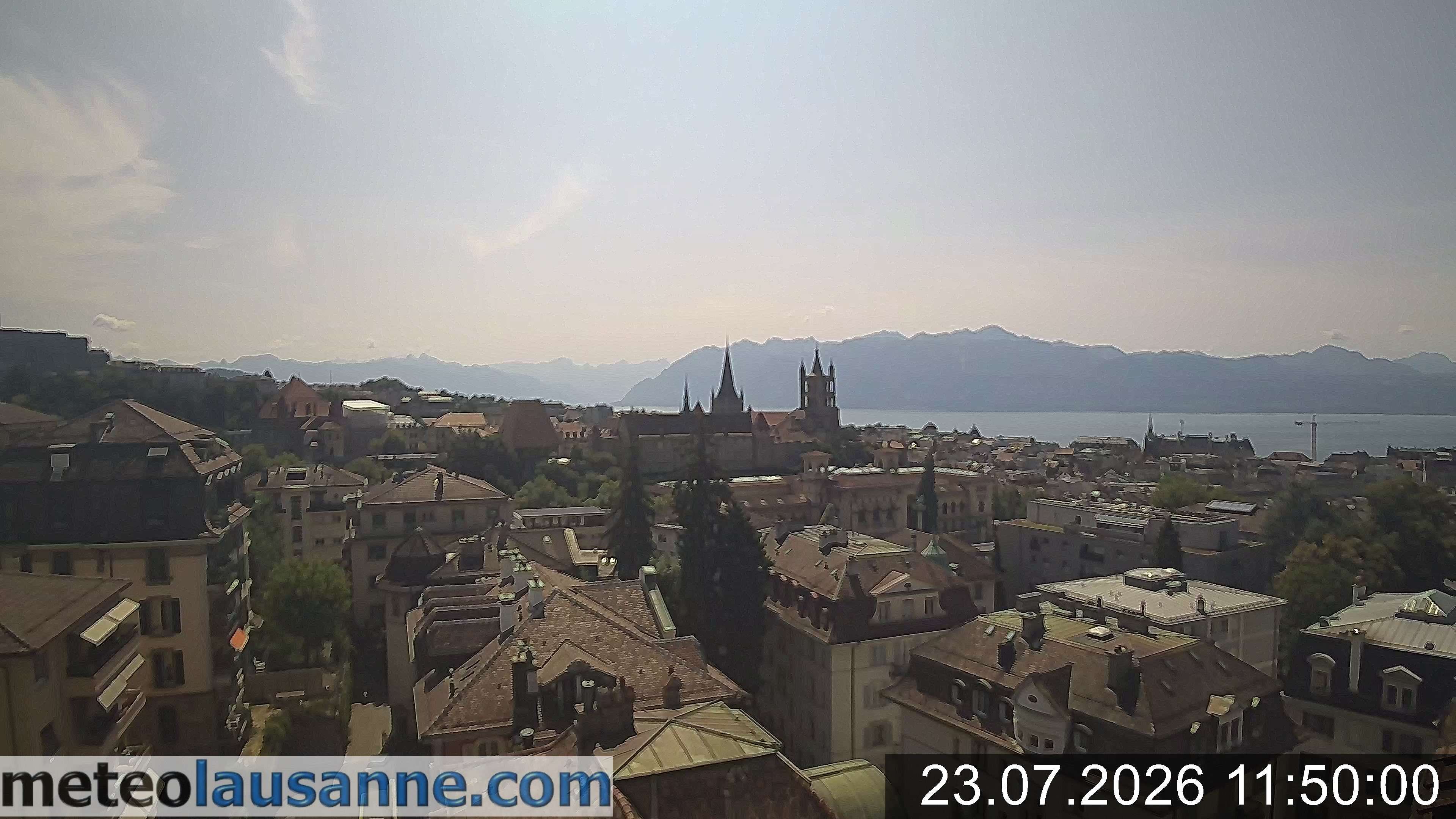 Lausanne › Südosten: Lausanne Cathedral - Lake Geneva - Les Jumelles