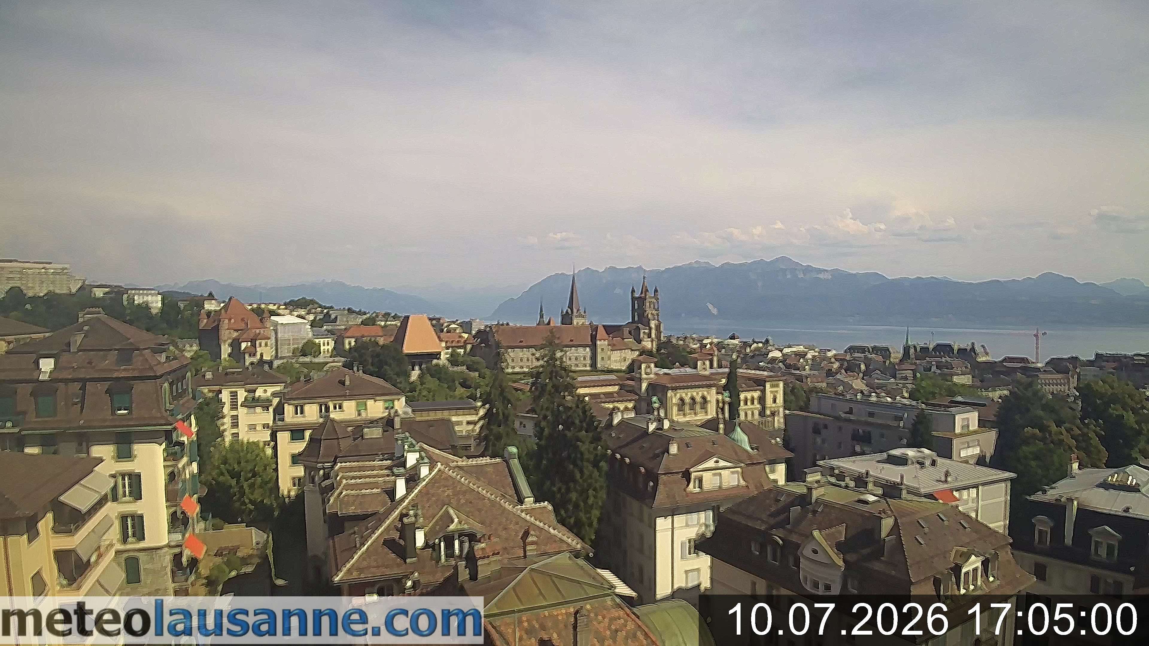 Lausanne › Südosten: Lausanne Cathedral - Lake Geneva - Les Jumelles