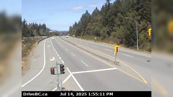 Traffic Cam Mill Bay › North: Hwy 1, approximately 3 km south of - looking north