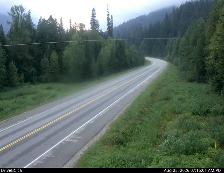 Traffic Cam Thompson-Nicola Regional District › South: Hwy 5, approximately 40 km north of Blue River, looking south
