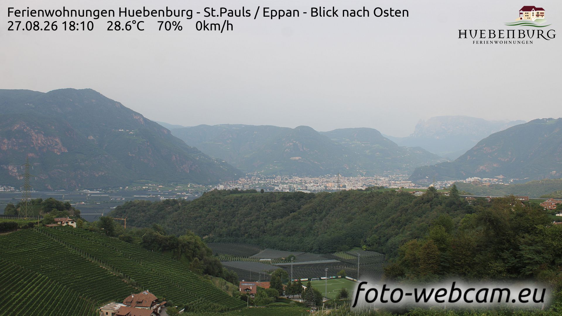Traffic Cam Eppan an der Weinstrasse - Appiano sulla Strada del Vino: Ferienwohnungen Huebenburg - St.Pauls - Eppan - Blick nach Osten