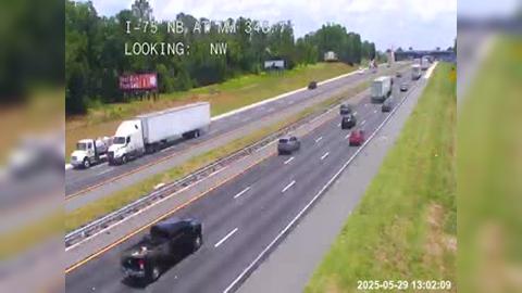 Traffic Cam Ocala: I-75 @ MM 348.7 NB