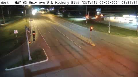 Traffic Cam Pleasant Hill: DM - University Ave @ Hickory (46)