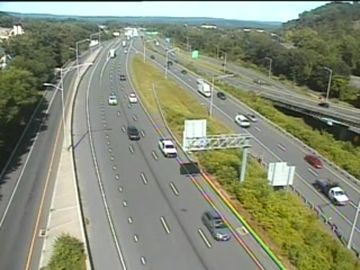 Traffic Cam Plainville › East: I-84 w/o Exit 36 w/o RT.372 (Main St)