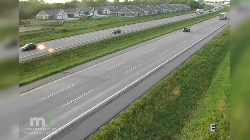 Traffic Cam West Side Mobile Home Park: I-94: I-94 EB W of T.H.25 (MP 192)