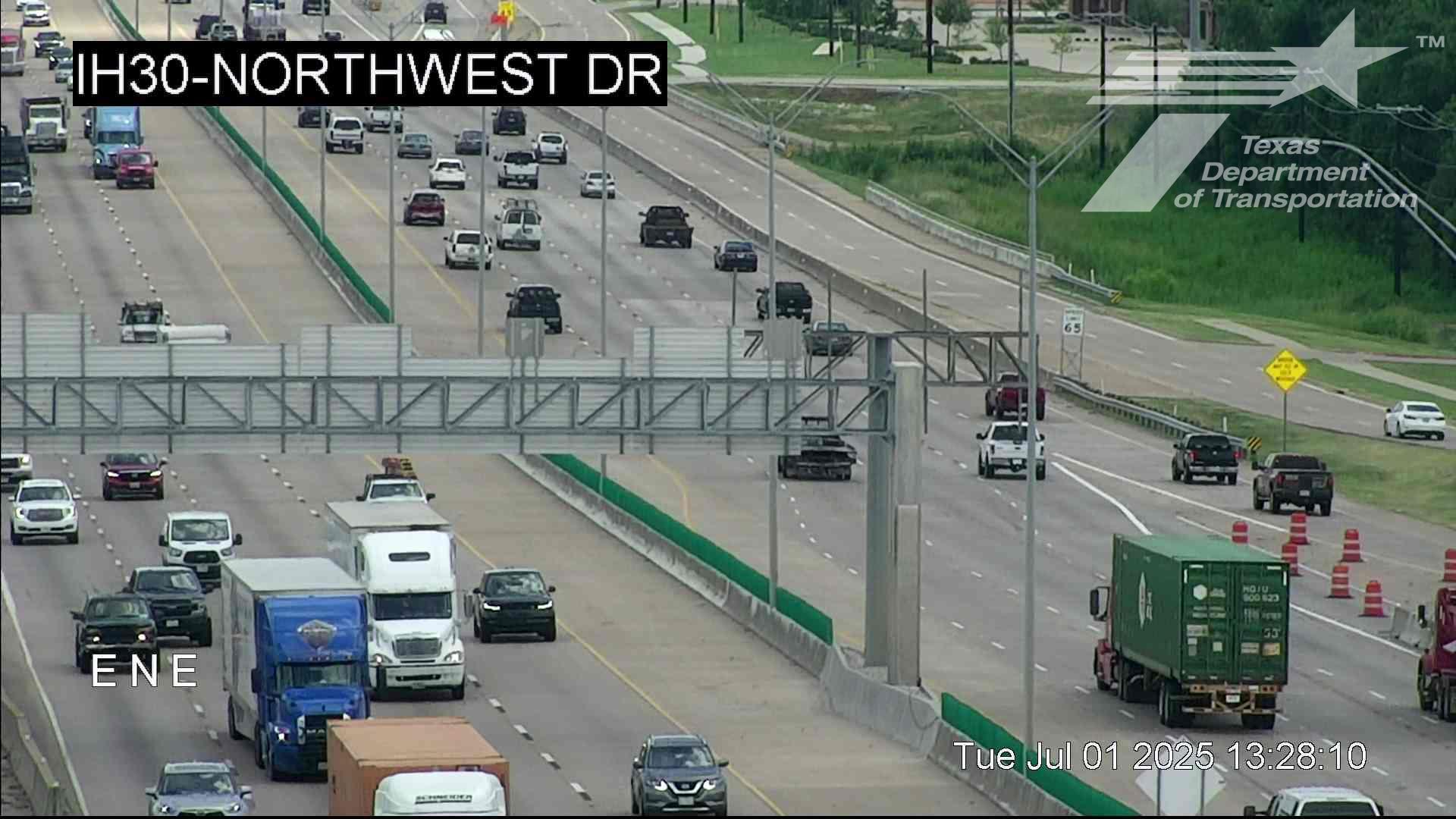 Traffic Cam New Hope › East: I-30 @ Northwest Dr