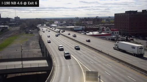 Traffic Cam Cobblestone District › North: I-190 at Interchange 6 (Elm Street)