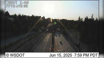 Traffic Cam Beaumont: I-90 at MP 6.8: 77th Ave SE