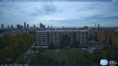 immagine della webcam nei dintorni di Milano Parco Trenno: webcam Milano Centrale