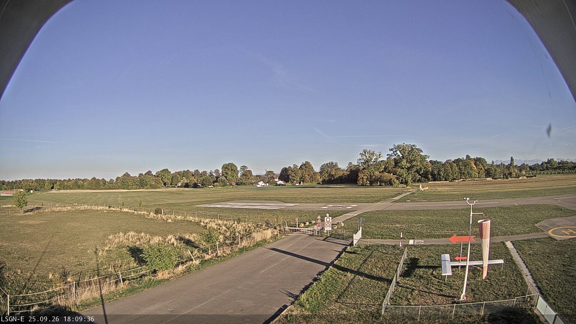 Neuenburg › Südosten: Aérodrome Neuchâtel