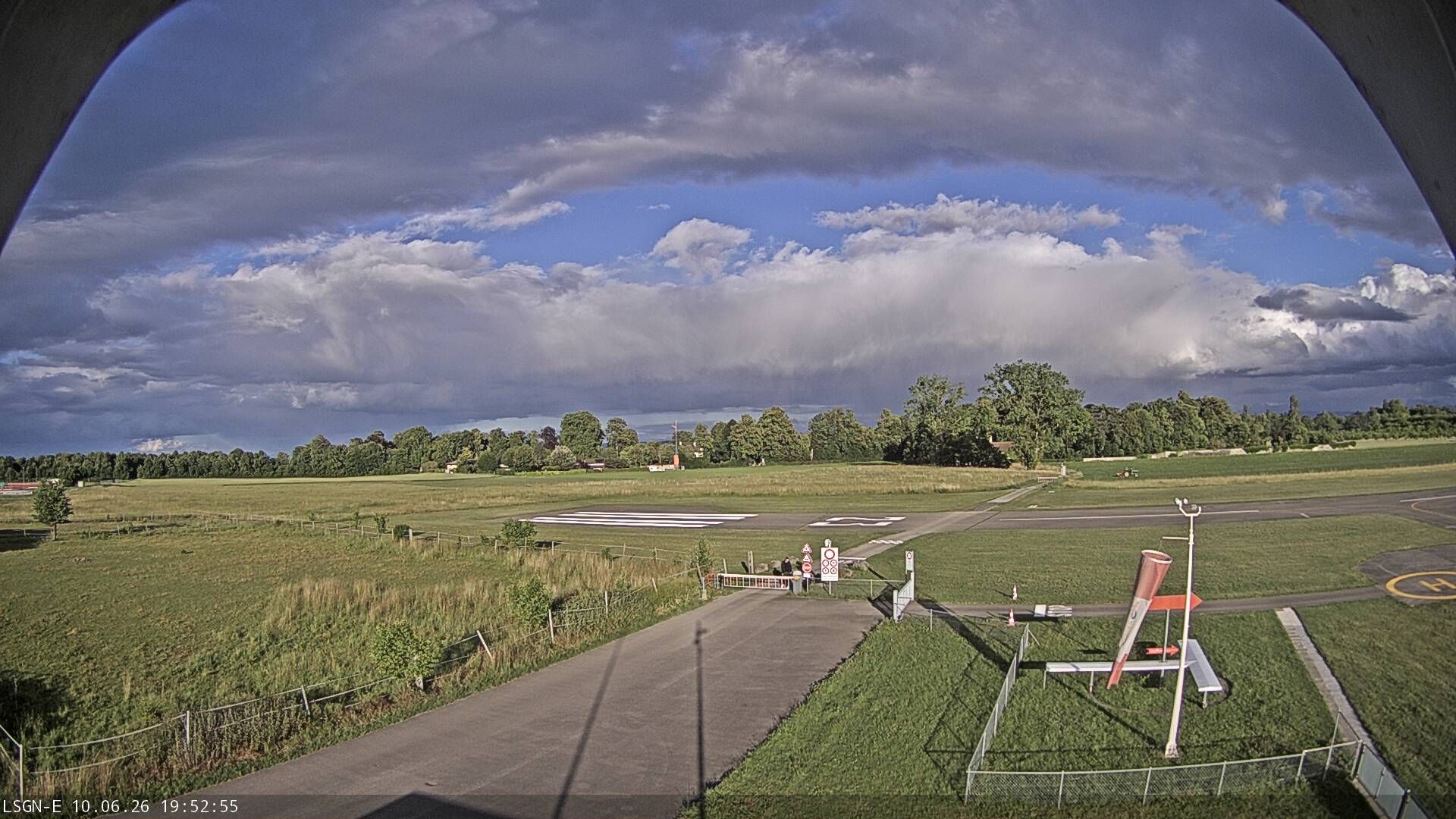 Neuenburg › Südosten: Aérodrome Neuchâtel