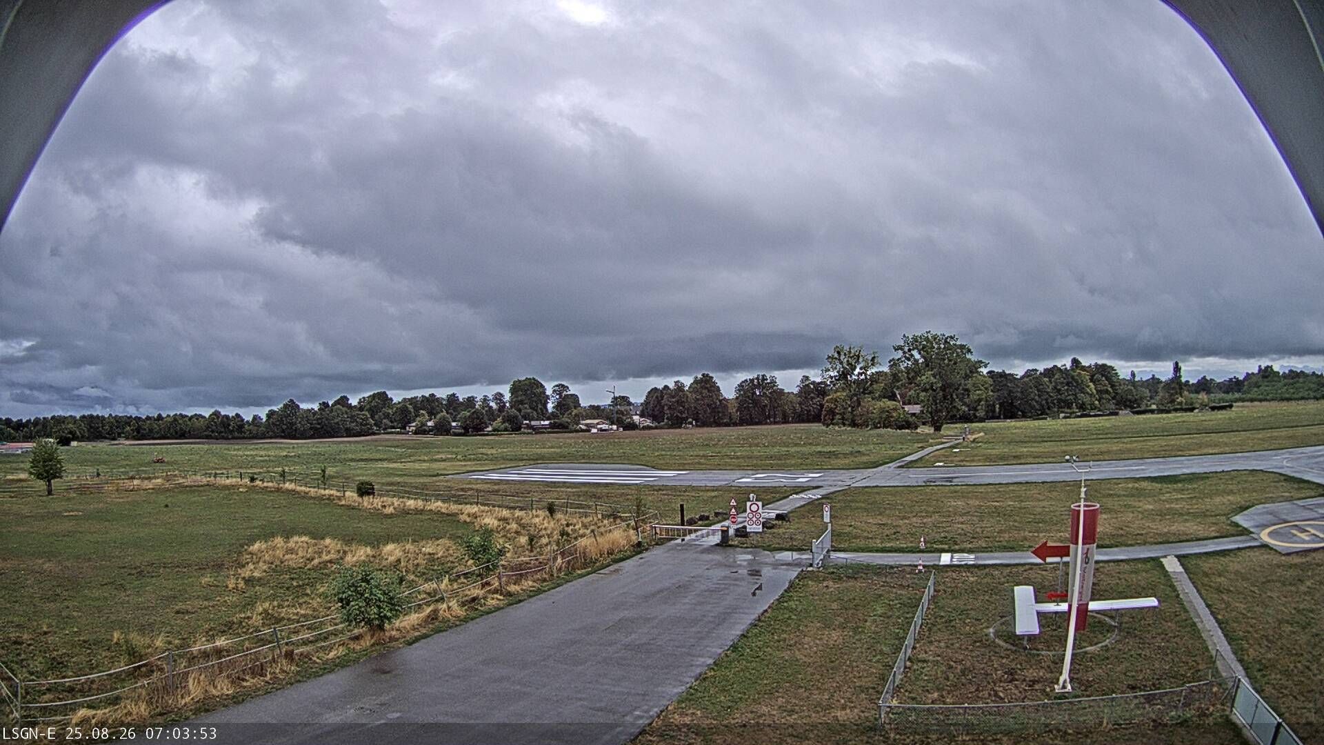 Neuenburg › Südosten: Aérodrome Neuchâtel